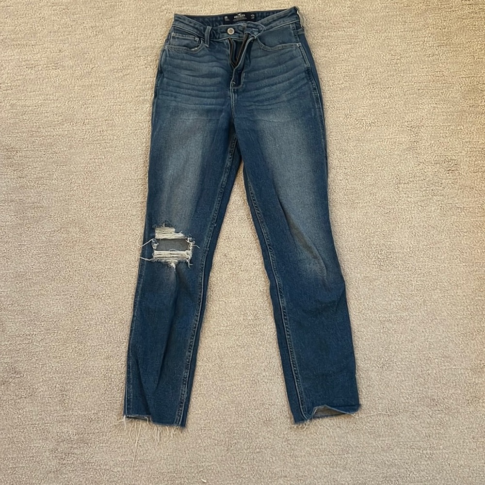 high- rise mom jeans from hollister:)